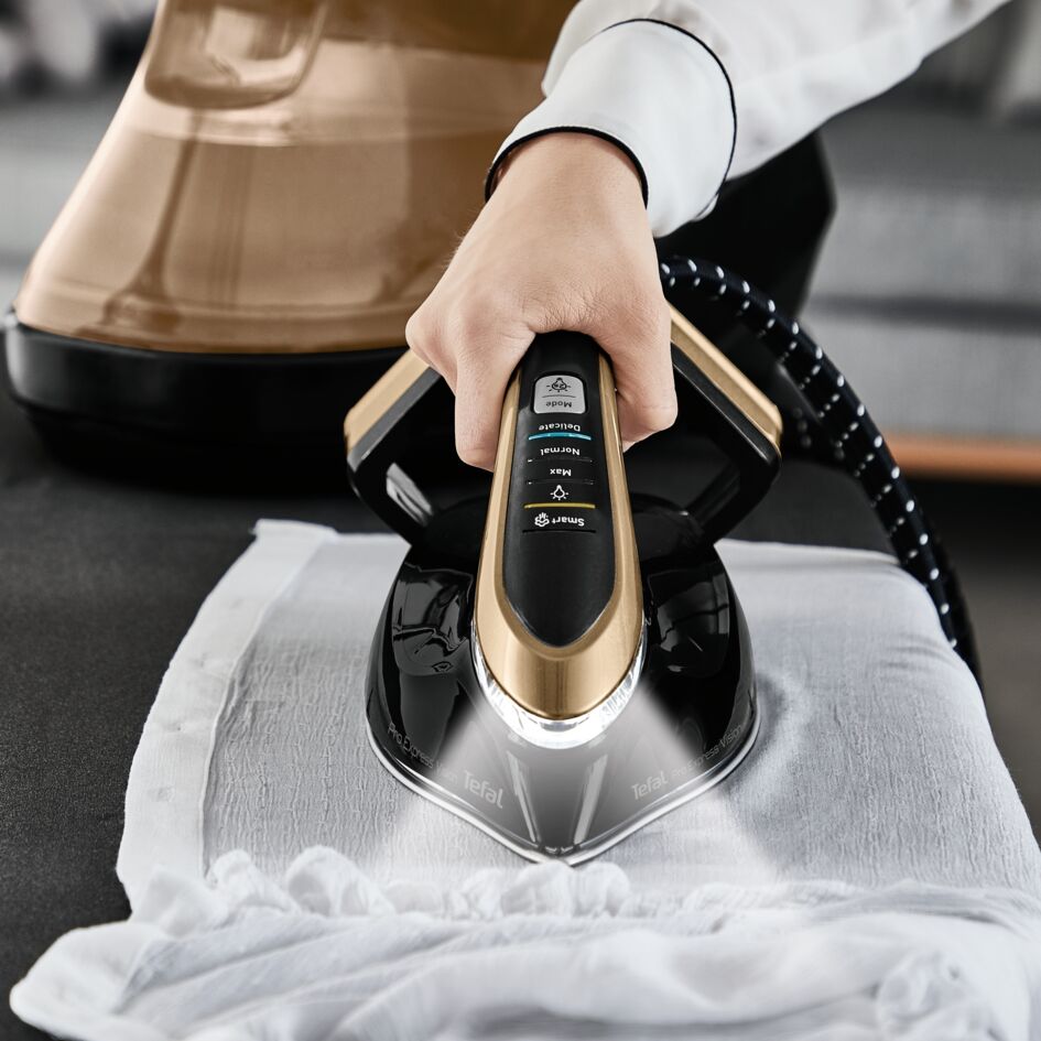 Bàn ủi hơi nước cao cấp TEFAL GV9820E0